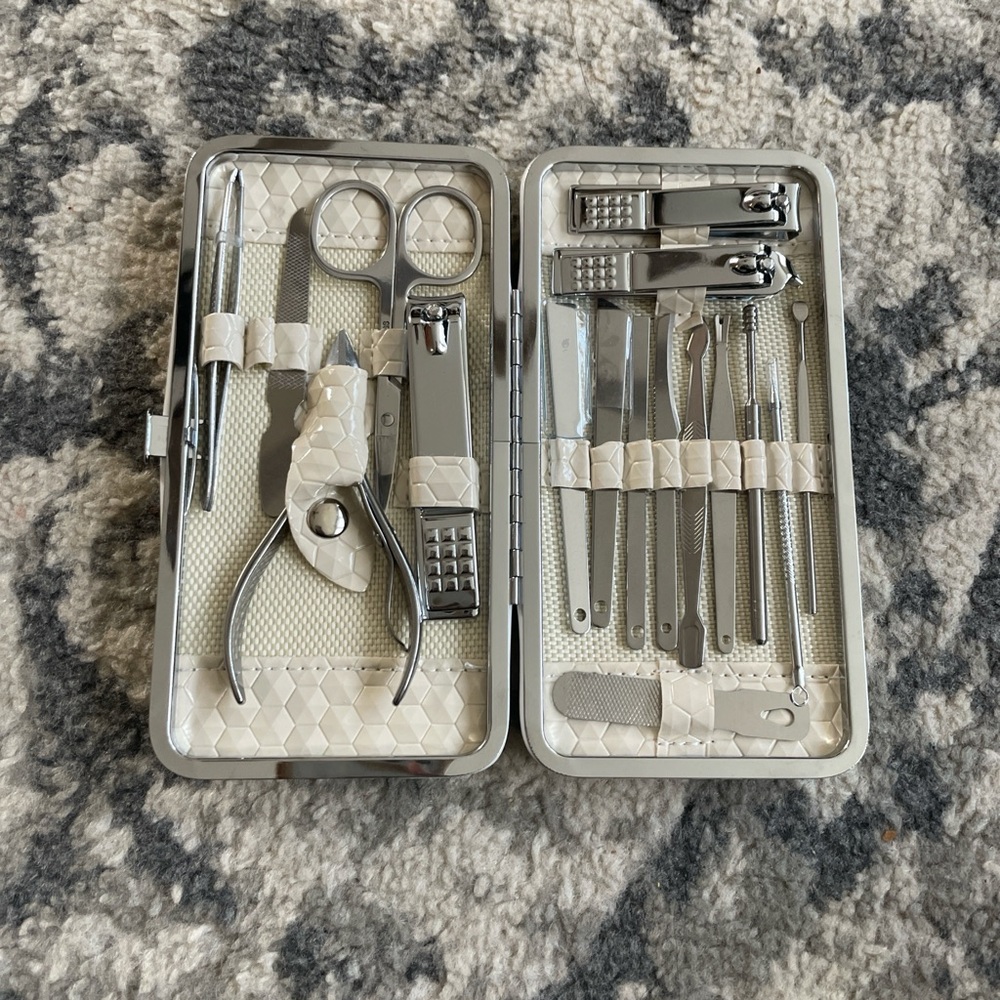 Silver and Cream Manicure Set